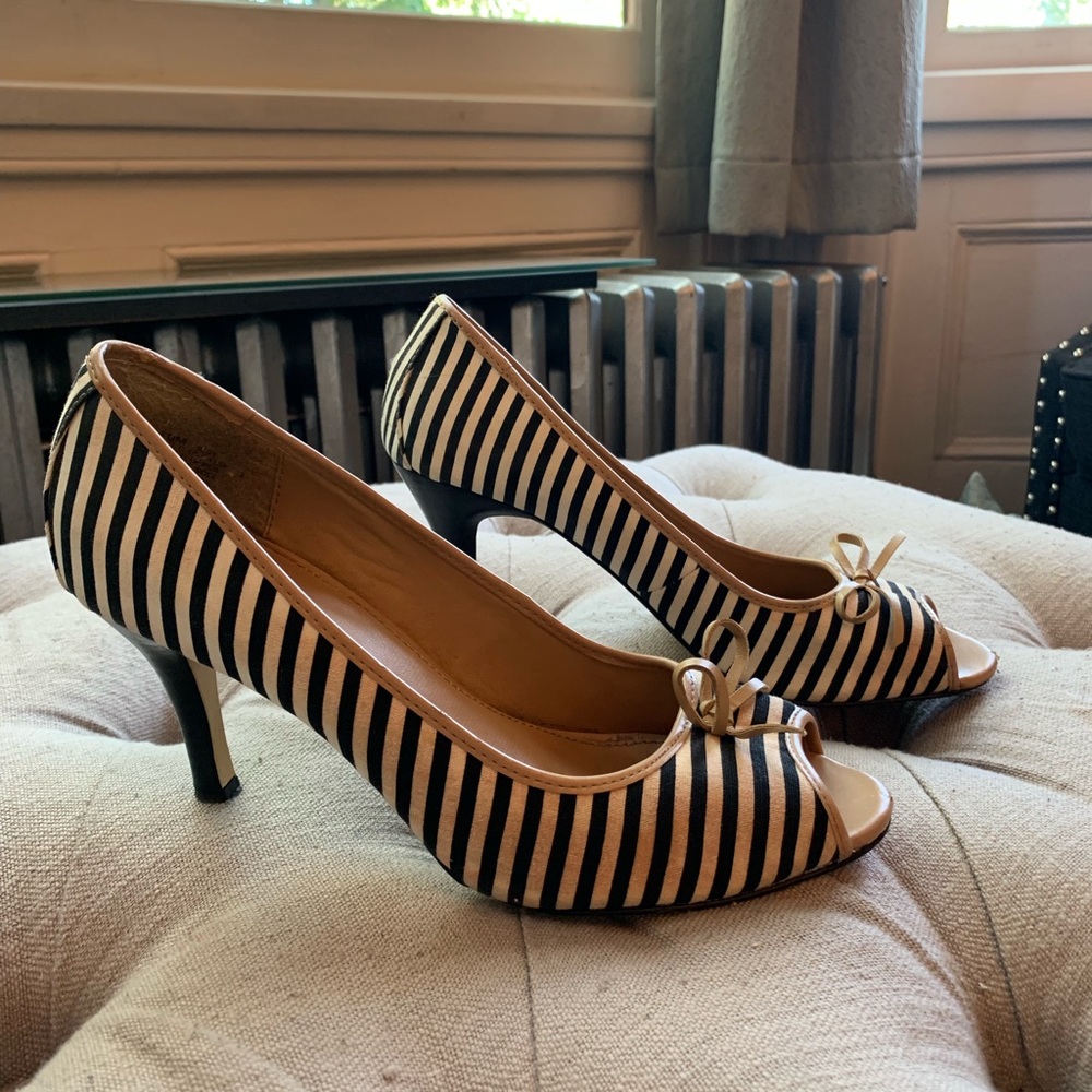 Fun peep toe Nine West heels